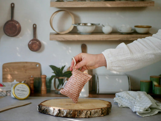 Washable scraping sponge